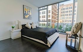 Downtown Paradise Escape With 2 Pools / Hot Tubs